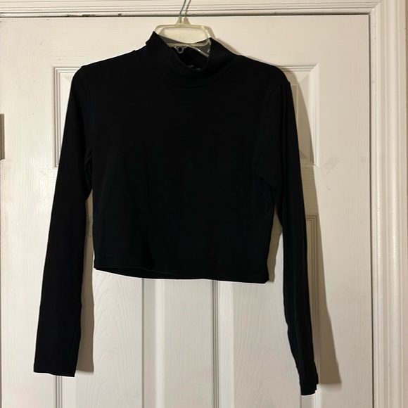 Zara Tops - Zara cropped turtleneck